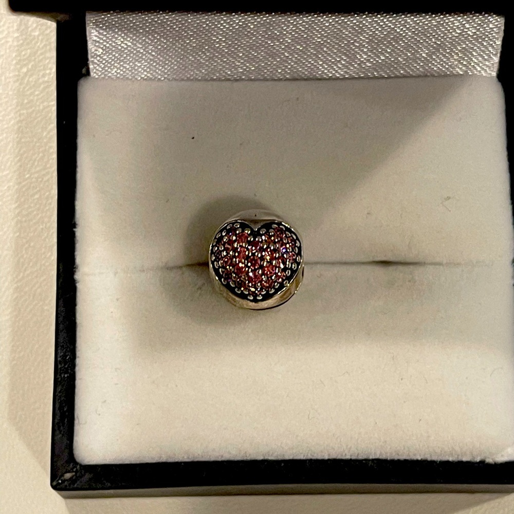 Pave Pandora Chip